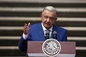 AMLO presume compra de plantas eléctricas a Iberdrola: "Es la nueva nacionalización de la industria"