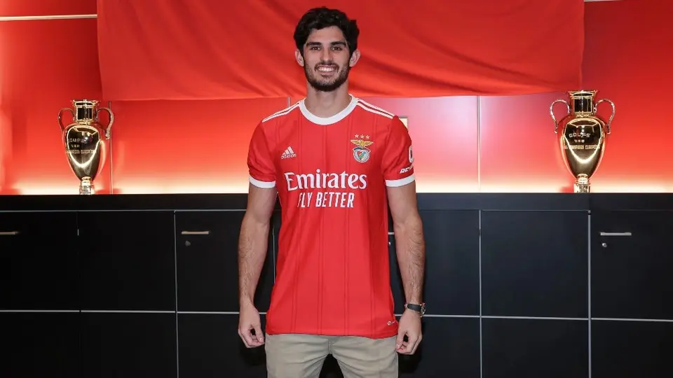 Raúl Jiménez, con menos competencia; Guedes deja Wolves y regresa a Benfica