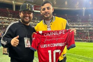 Alexis Vega, de fiesta con Eduin Caz de Grupo firme, en 'cumple' de Luis R. Conríquez