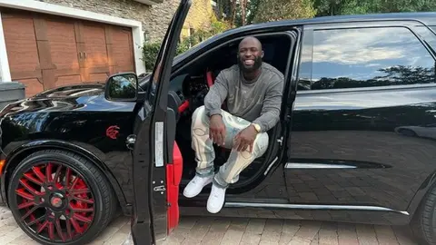 ¡Grave accidente! Coche de Leonard Fournette se prende en llamas