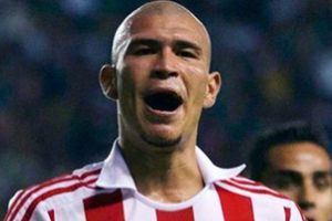 Acusan al 'Chatón' Enríquez de revender boletos para la Final entre Chivas y Tigres