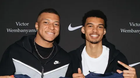 Kylian Mbappé, sorprendido por la enorme estatura de Wembanyama