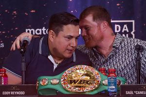 Canelo Álvarez vuelve a arrinconar a Juan Manuel Márquez con sus comentarios