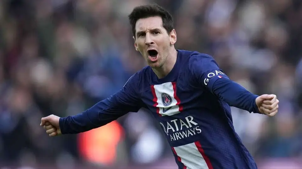 Messi: El argentino viajó a Barcelona con su futuro aún sin decidir