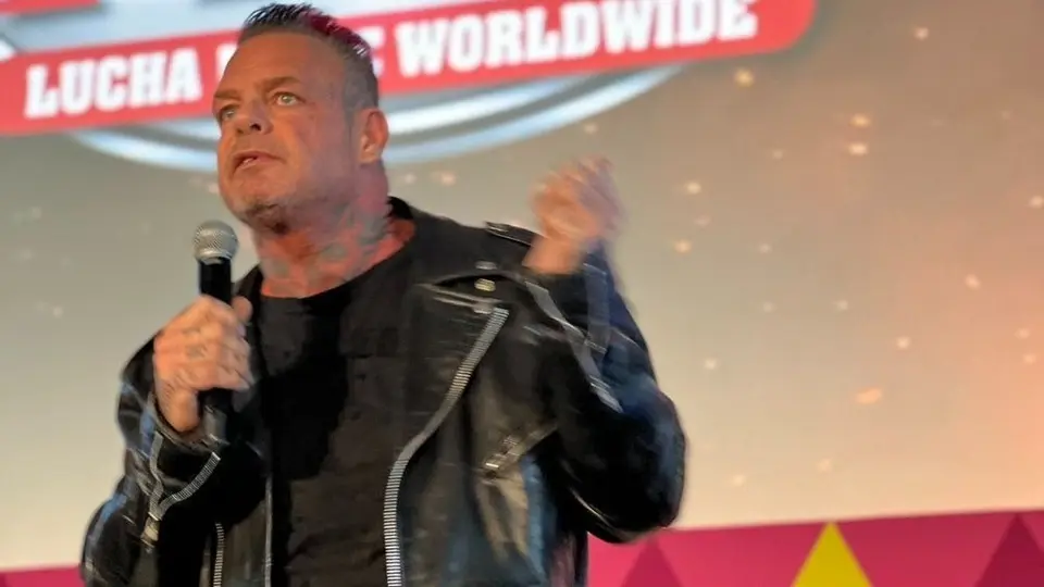 Vampiro Canadiense: 'Deseo seguir en la lucha libre porque la amo'