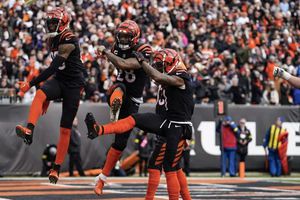 NFL: Joe Mixon se burla del volado de Playoffs con festejo ante Ravens