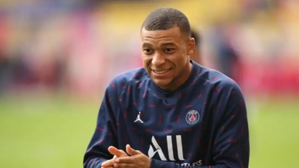Kylian Mbappé falló dos penales en un minuto y salió lesionado en el PSG vs Montpellier