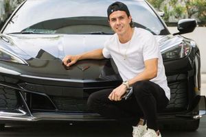 Sebastián Córdova 'sorprende' en redes sociales mostrando su auto con valor de 4 millones de pesos