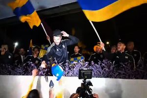 Tigres: Gignac tuvo gran gesto con aficionado al intercambiarle su gorra