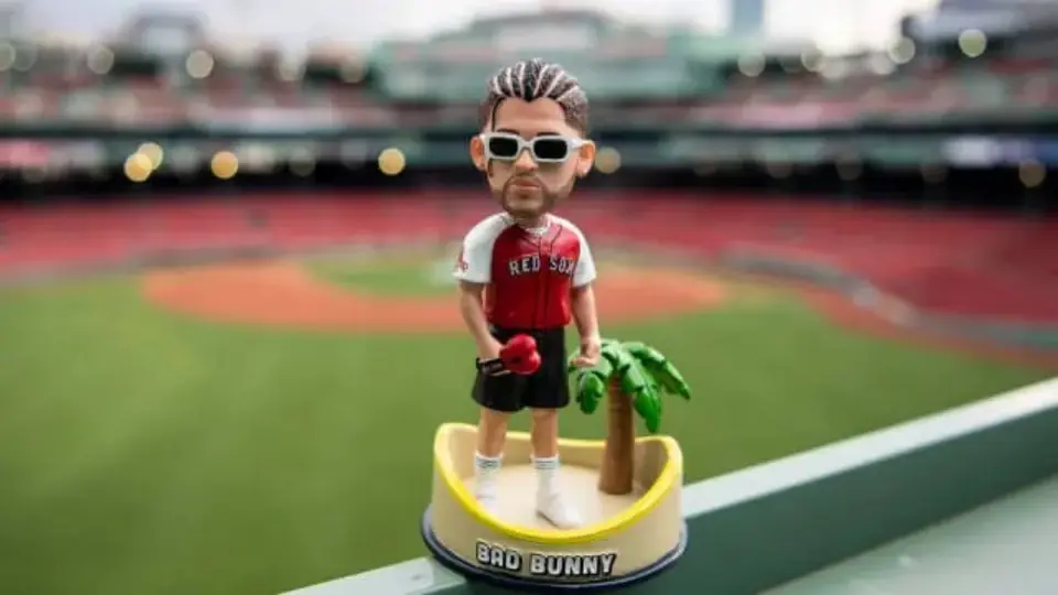 Red Sox lanza bobblehead conmemorativo de Bad Bunny