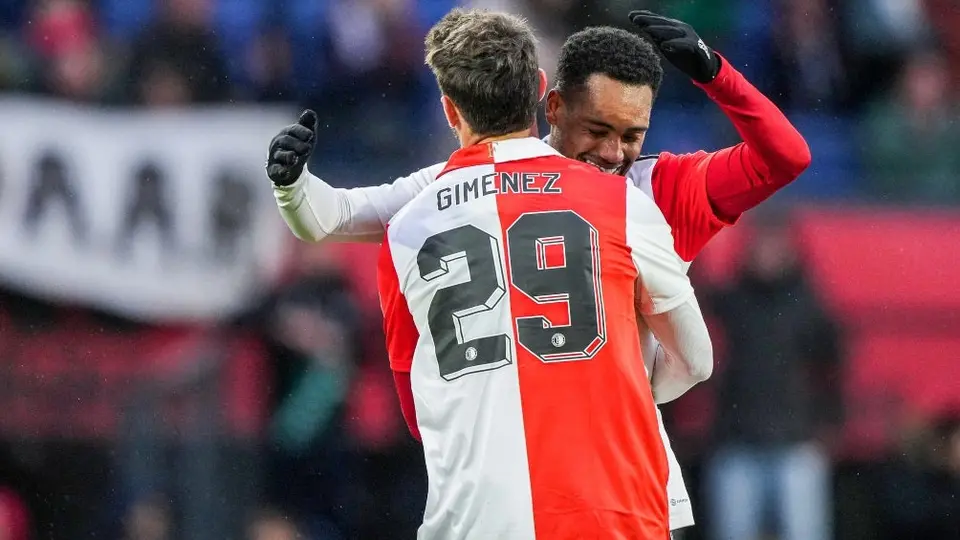 Santi Giménez: Se lució con dos asistencias en la goleada de Feyenoord en amistoso