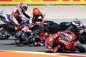 Marc Márquez provoca peligroso y escalofriante accidente en Moto GP
