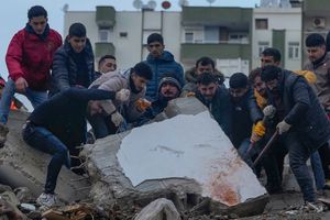Terremoto en Turquía: Más de cuatro mil muertos se reportan