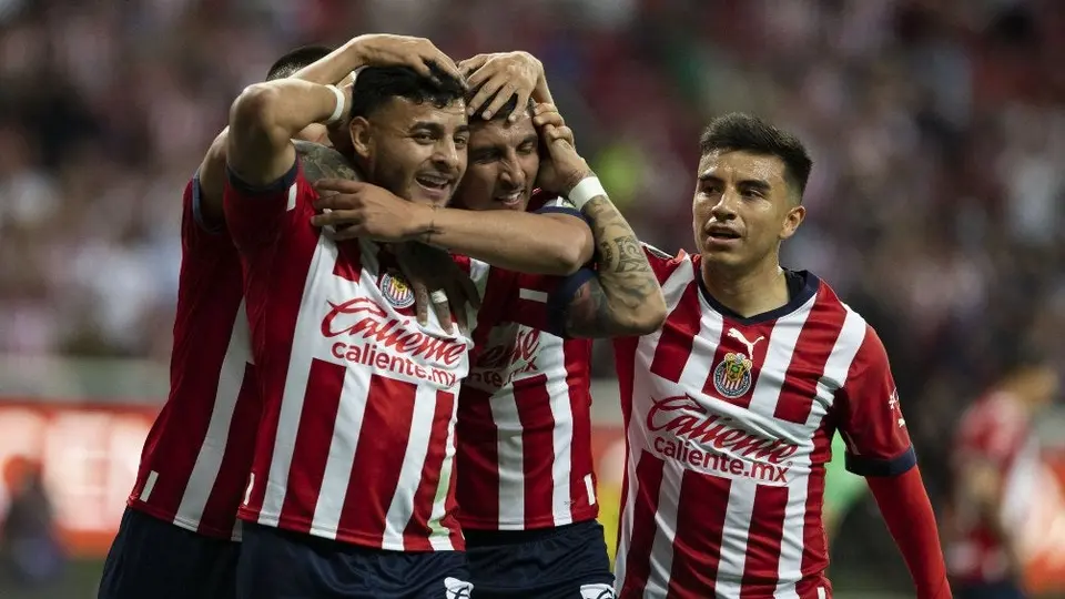 Chivas borró a Tepatitlán con siete goles en amistoso