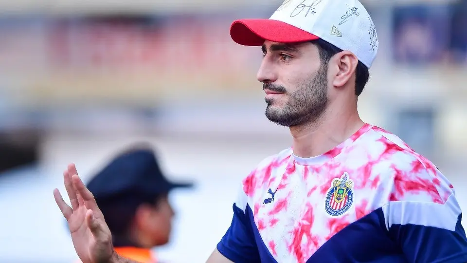 Briseño a la afición de Chivas: 'Han sido días muy difíciles, pero volveremos más fuertes'