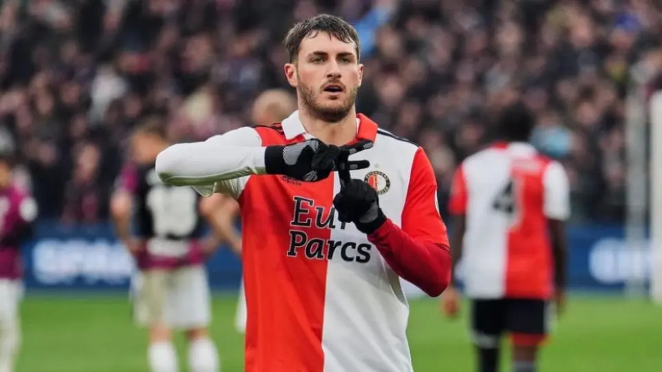 Santiago Giménez y el Feyenoord a una victoria de ser campeones en la Eredivisie
