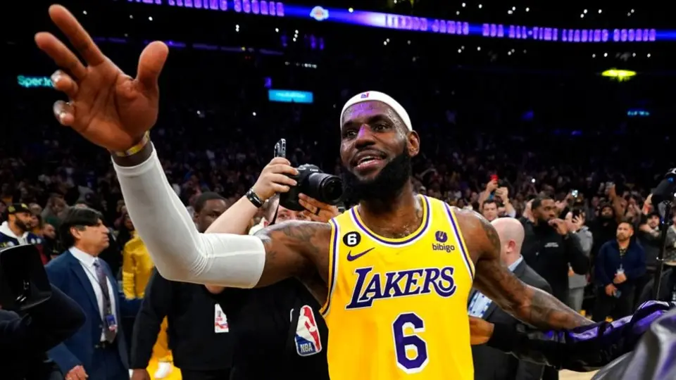 LeBron James: Recrearon los 38 mil 388 puntos del astro en impresionante animación