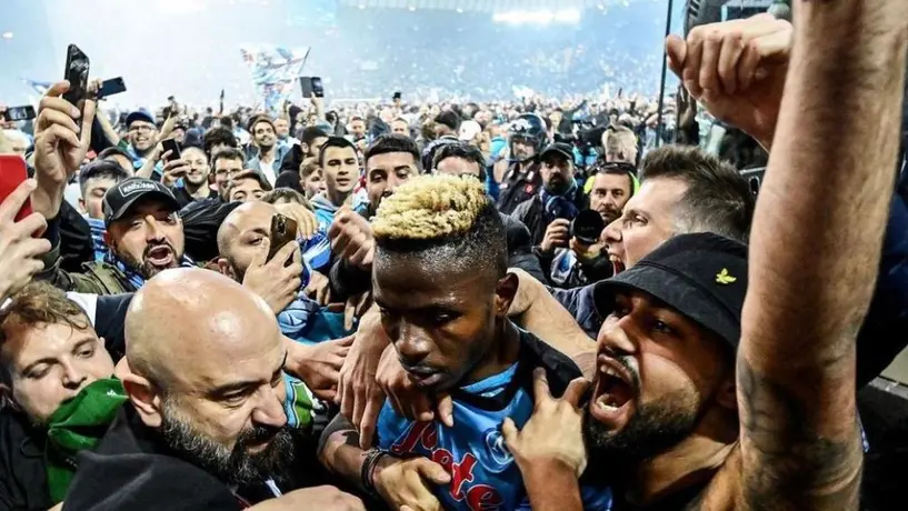 Tragedia napolitana: Hay un muerto y tres heridos de bala en celebración del Scudetto