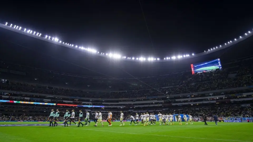 Afición de los Pumas invadió el Estadio Azteca en el Clásico Capitalino