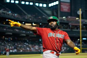 Chad Ochocinco a Randy Arozarena: 'No veo beisbol, pero ahora él es mi carnal'