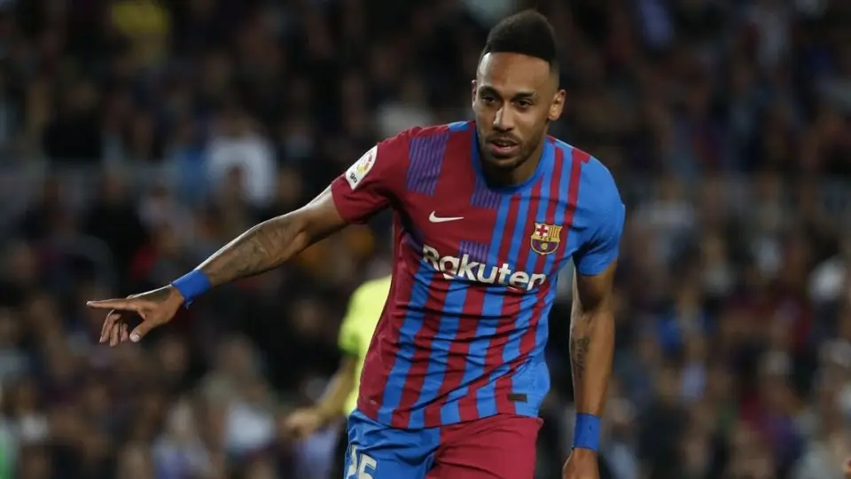 Aubameyang está dispuesto a bajarse el sueldo para volver a Barcelona