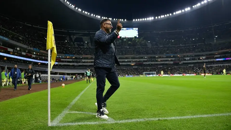 Turco Mohamed cuenta su versión de lo sucedido con el árbitro Eduardo Galván