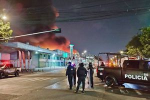 Un incendio se registró en fábrica de libros en Azcapotzalco