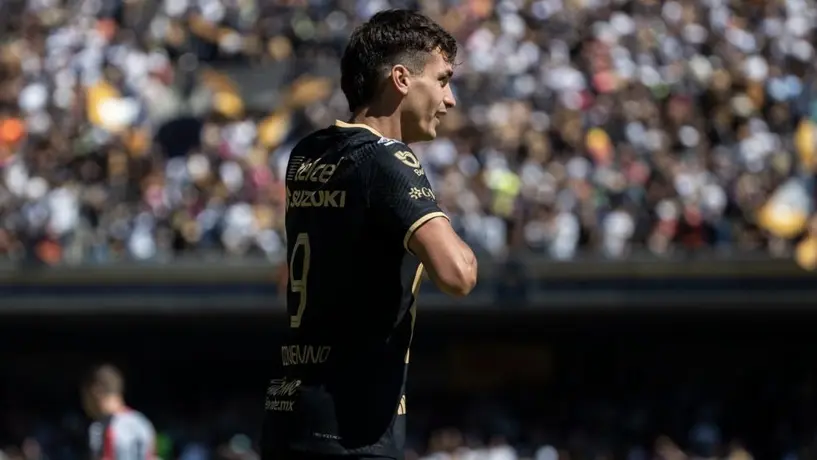 Juan Ignacio Dinenno festejó gol ante Atlas con el paso del 'Pingüinazo' de Medio Metro