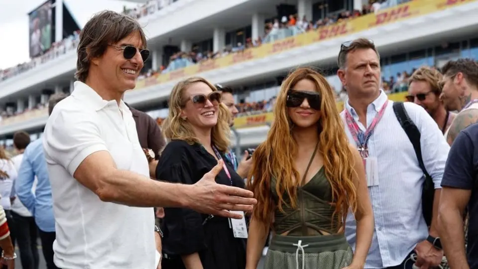 Tom Cruise está interesado en Shakira y hasta le mandó flores
