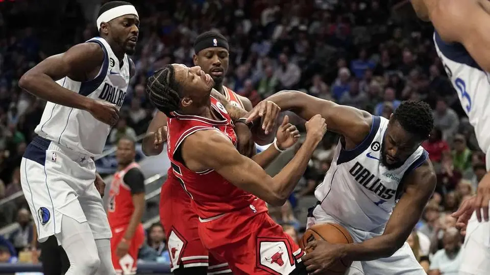 NBA: Mavericks son multados por dejar fuera a sus titulares para perder ante los Bulls