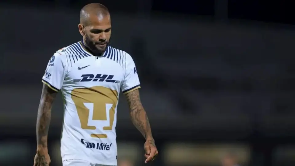 Dani Alves se mantendrá en prisión; juez niega libertad condicional