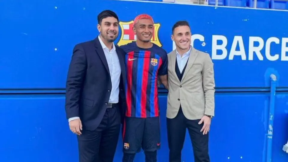Barcelona: Julián Araujo ya porta los colores del Barça