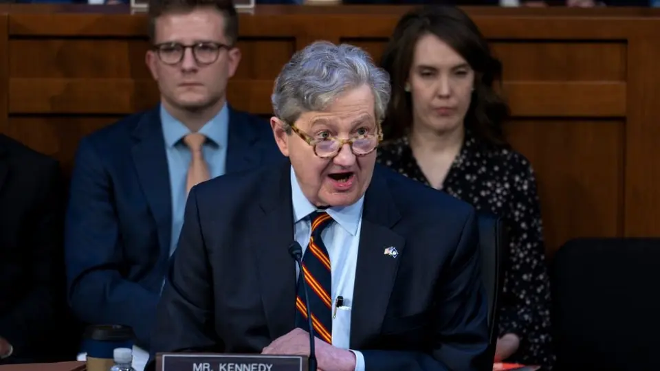 John Kennedy y su lado racista: 'Sin EUA, México comería comida para gatos de una lata'