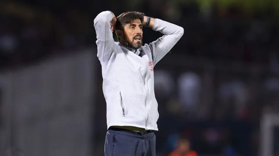 MLS quiere robarle' a Veljko Paunovic a las Chivas