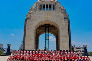 Diablos Rojos del México se tomó la foto oficial en el Monumento a la Revolución