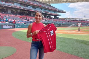 Diablos Rojos: Diana Flores invitada de lujo para cerrar la serie ante Mariachis