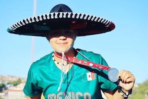 Xiomara Chacón, medallista de plata, sufrió un accidente en un juego mecánico que colapsó