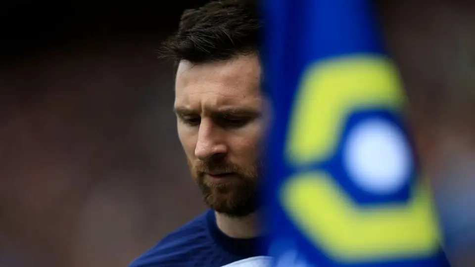 PSG pone mayor seguridad en casas de Messi y Neymar tras protestas