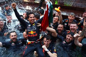 Checo Pérez no podrá lanzarse a la alberca si gana el Gran Premio de Mónaco