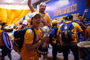 Real Betis felicitó a Diego Lainez tras conseguir el campeonato con Tigres