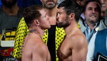 Canelo Álvarez y John Ryder vencen la báscula y están listos para la pelea