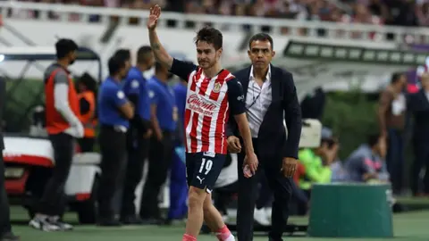 Larcamón culpó a Chivas por mal estado del Canelo Angulo: ‘Lo presionaron en su recuperación’