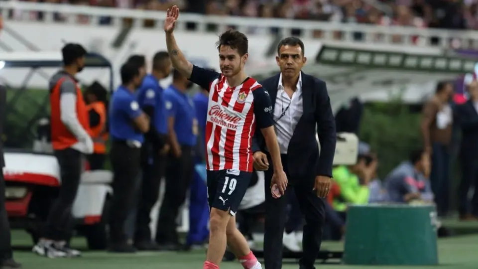 Larcamón culpó a Chivas por mal estado del Canelo Angulo: ‘Lo presionaron en su recuperación’
