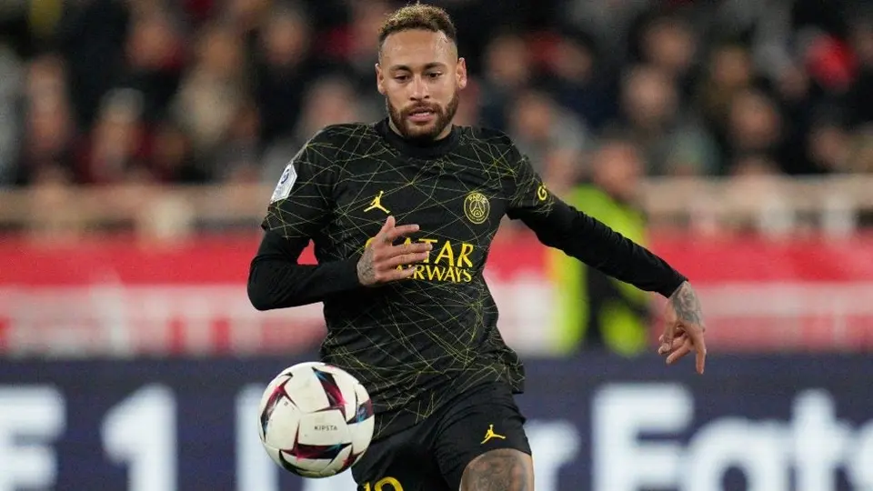 Neymar fue operado con éxito de la rodilla; se perderá el resto de la temporada