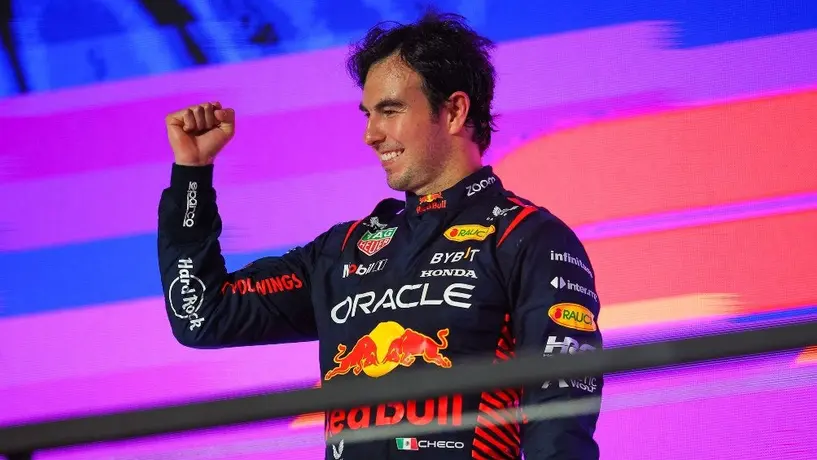Checo Pérez 'no va a caer sin pelear', dice el expiloto Damon Hill