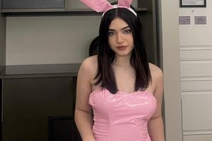 Karely Ruiz presenta a su hermana menor, Ale Ruiz, que enloquece las redes