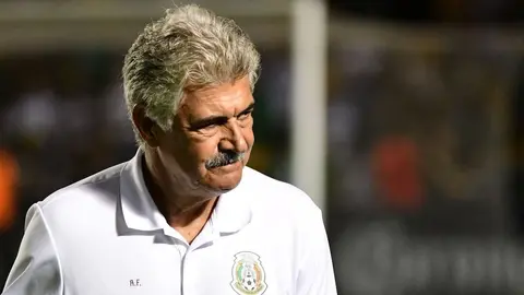 Tuca Ferretti, a detalles de firmar como DT de Cruz Azul; Memo Vázquez será su auxiliar