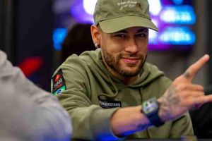 Neymar fue criticado por ir a jugar Póker y comer hamburguesa después de perder vs Bayern