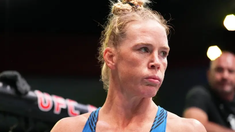 Holly Holm vence por decisión unánime a Yana Santos