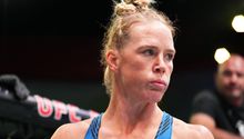 Holly Holm vence por decisión unánime a Yana Santos